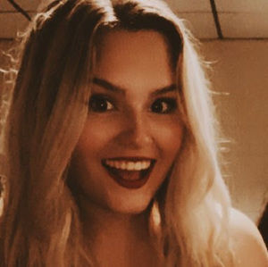 Meet your Posher, Caity